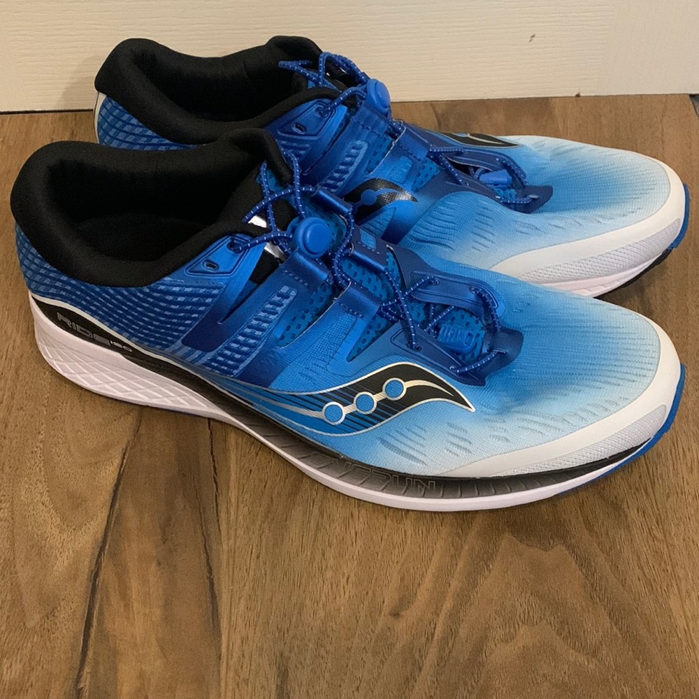 Saucony Everun Men’s athletic shoes- Size 13- BRAND NEW!!